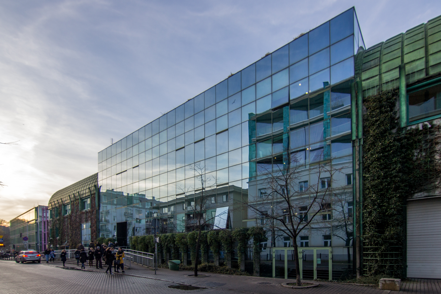 Zdjęcie architektury budynku Siedziba Wydziału Prawa i Administracji Uniwersytetu Warszawskiego